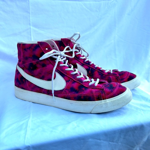Nike Blazer Mid 77 by You in Suede Tie-Dye - Picture 5 of 6